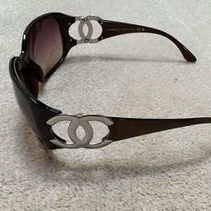 CHANEL CC Brown Sunglasses